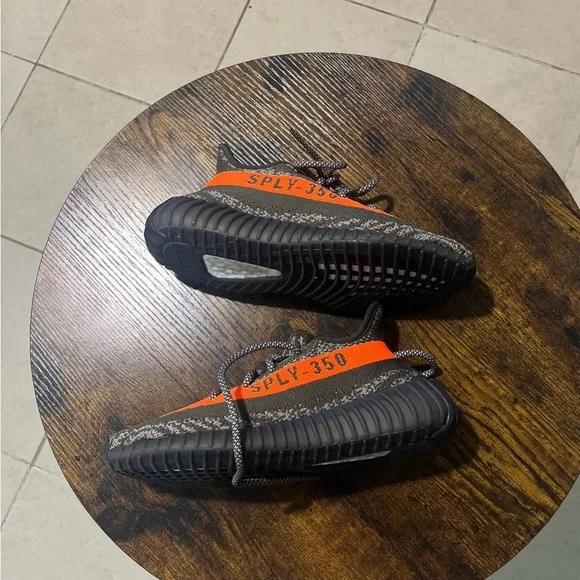 Yeezy sneakers boost 350 V2 - Picture 2 of 4